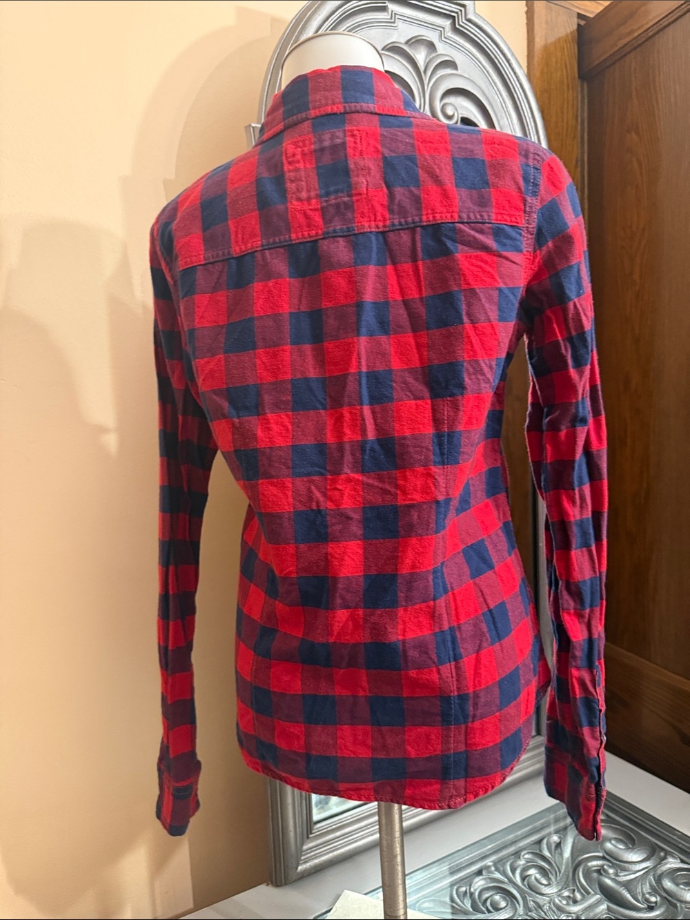 Abercrombie & Fitch Medium Red & Navy Plaid Button-Down Shirt - Picture 7 of 8